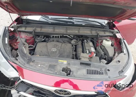 2021 Toyota Highlander Xle z USA, uszkodzony, nr VIN 5TDGZRBH5MS558053